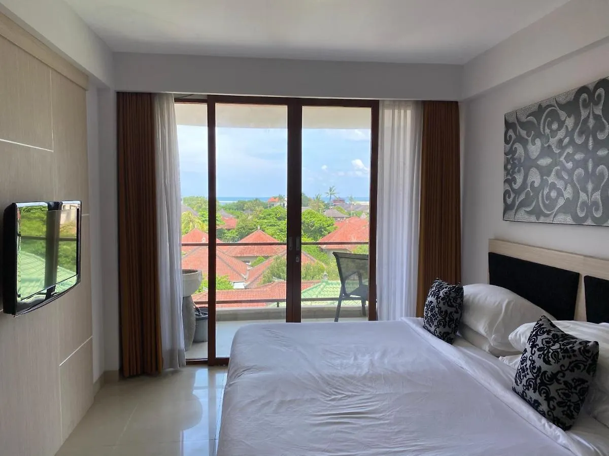 Stylish 2 Bedroom Penthouse Apt, Newly Refreshed, 50 Mbps, Pool, Gym, Resto Kuta  Apartment Kuta (Bali)