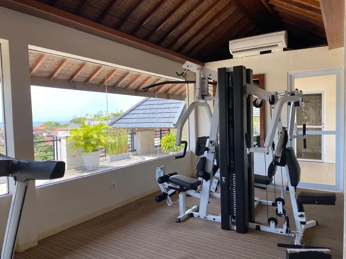 Stylish 2 Bedroom Penthouse Apt, Newly Refreshed, 50 Mbps, Pool, Gym, Resto Kuta  0*, Kuta (Bali)