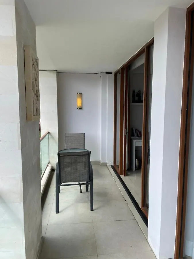 Apartment Stylish 2 Bedroom Penthouse Apt, Newly Refreshed, 50 Mbps, Pool, Gym, Resto Kuta