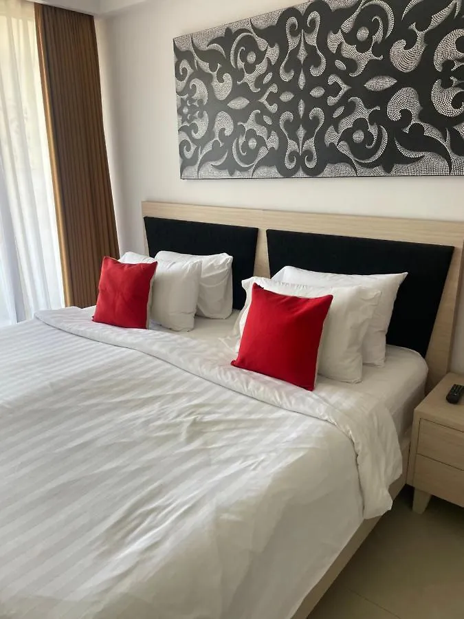 Stylish 2 Bedroom Penthouse Apt, Newly Refreshed, 50 Mbps, Pool, Gym, Resto Kuta  Apartment Kuta (Bali)