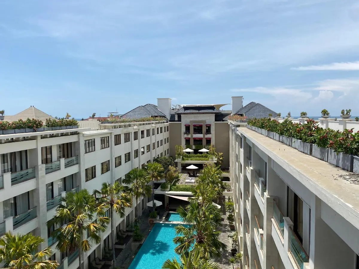 Stylish 2 Bedroom Penthouse Apt, Newly Refreshed, 50 Mbps, Pool, Gym, Resto Kuta