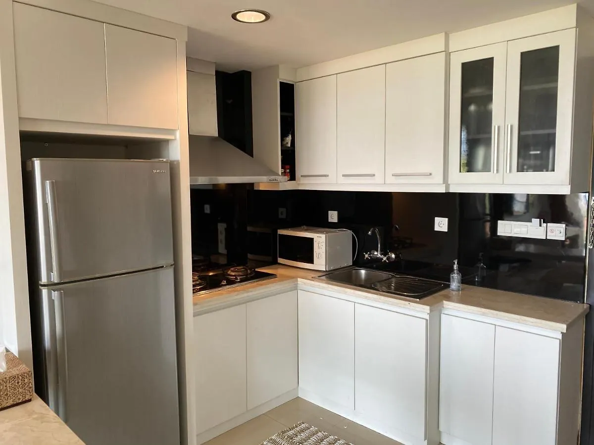 Apartment Stylish 2 Bedroom Penthouse Apt, Newly Refreshed, 50 Mbps, Pool, Gym, Resto Kuta
