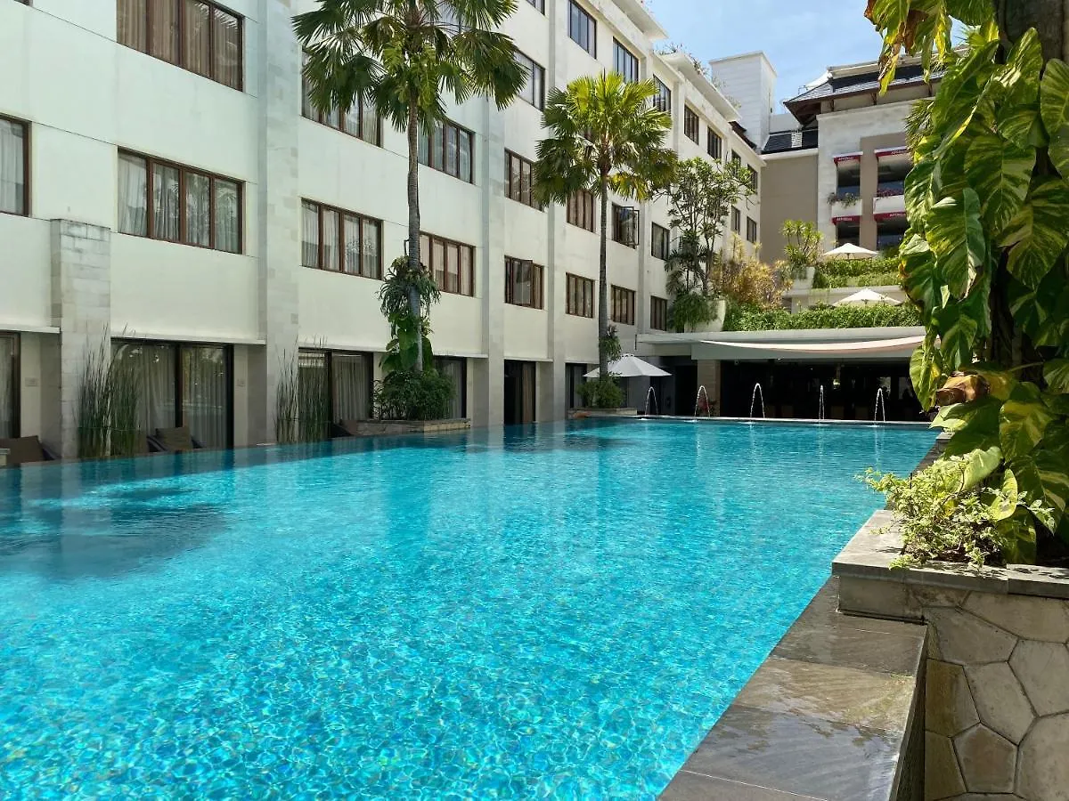 Stylish 2 Bedroom Penthouse Apt, Newly Refreshed, 50 Mbps, Pool, Gym, Resto Kuta