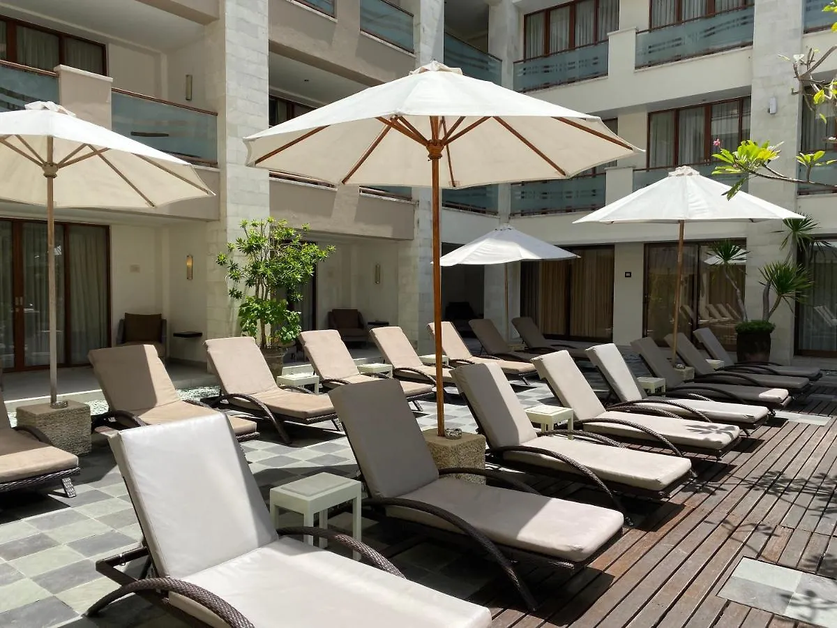 Stylish 2 Bedroom Penthouse Apt, Newly Refreshed, 50 Mbps, Pool, Gym, Resto Kuta  Kuta (Bali)